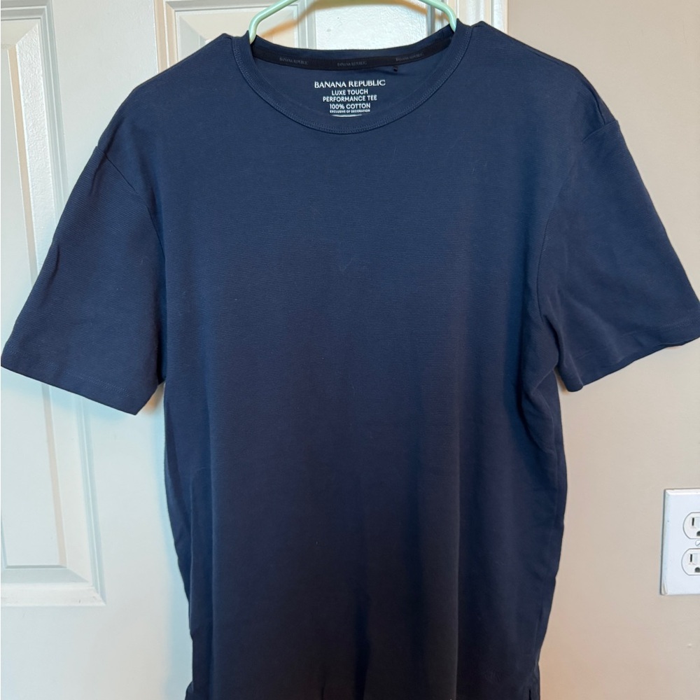 Banana Republic Men's Dark Blue Short Sleeve Tee